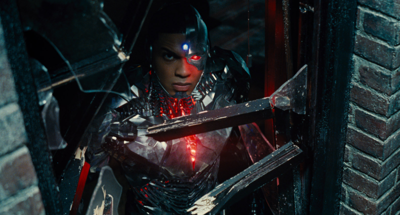 Liga spravedlnosti: Zack Snyder zveřejnil dosud neviděný snímek Cyborga na hřbitově 20190707214514000000_2_6249.png