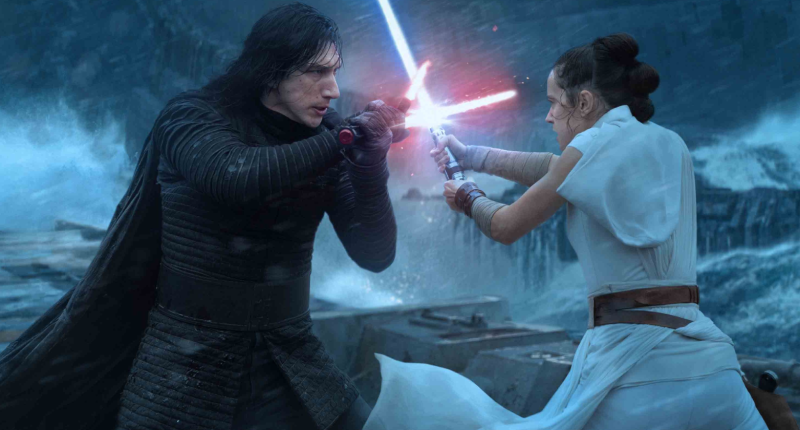 Star Wars: Vzestup Skywalkera vydělal nejméně z trilogie, dabér Maula promluvil o roli v Solovi 20200424110437000000_2_9598.png