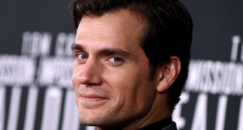 Superman: Začíná se rýsovat návrat Henryho Cavilla na scénu 20200529101709000000_4_10027.jpg