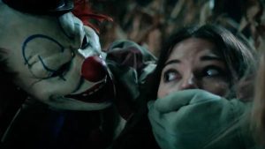 Klaun v kukuřičném poli / Clown in a Cornfield / Foto: RLJE Films