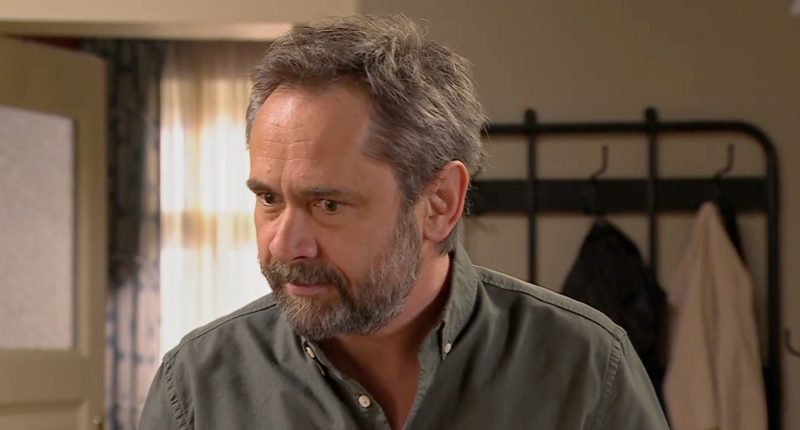 Vítek z Ulice narazí na protest a Adrianu raději do bytu nepustí Vítek Klima řeší problém s bytem v seriálu Ulice / Foto: TV Nova