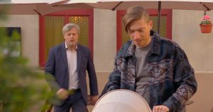 Luděk a Rosťa se hádají o Esterku v seriálu Ulice / Foto: TV Nova