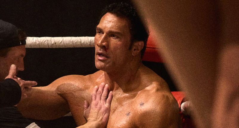 Dwayne Johnson překvapuje v dojemném sportovním dramatu The Smashing Machine Dwayne The Rock Johnson ve filmu Mlátička / The Smashing Machine / Foto: A24