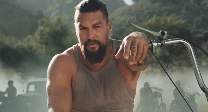 Jason Momoa chystá s Kurtem Sutterem nový brutální biker seriál z Nového Zélandu Jason Momoa v Nomad / Foto: Apple + TV