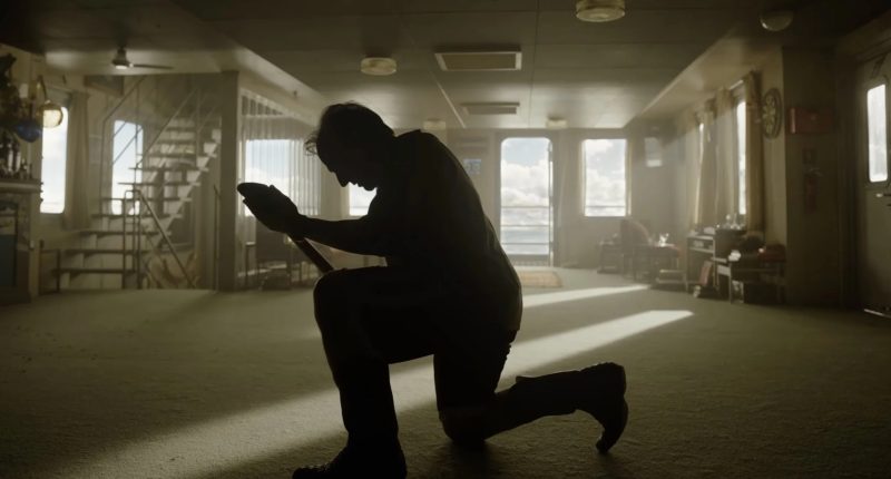 Tom Cruise s lopatou jako spasitel lidstva v novém filmu Digger Tom Cruise ve filmu Digger / Foto: Warner Bros.