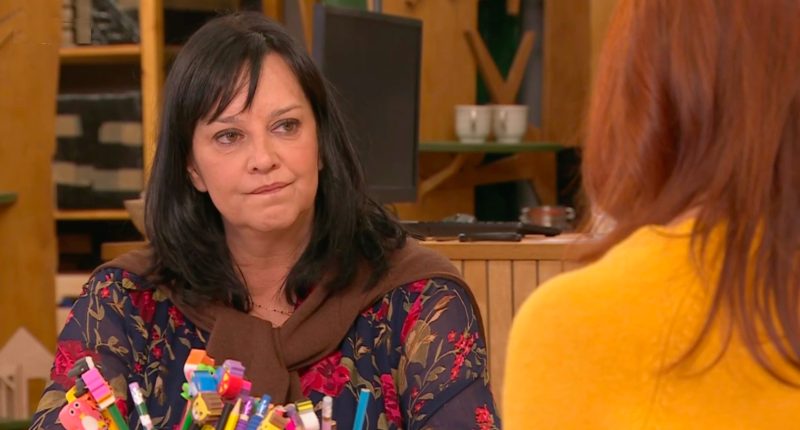 Bára v Ulici psychicky nezvládne další ránu a zhroutí se před Aničkou Ulice / Foto: TV Nova