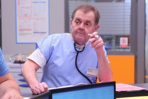 Mojmír Maděrič v seriálu Sestřičky Modrý kód / Foto: TV Prima