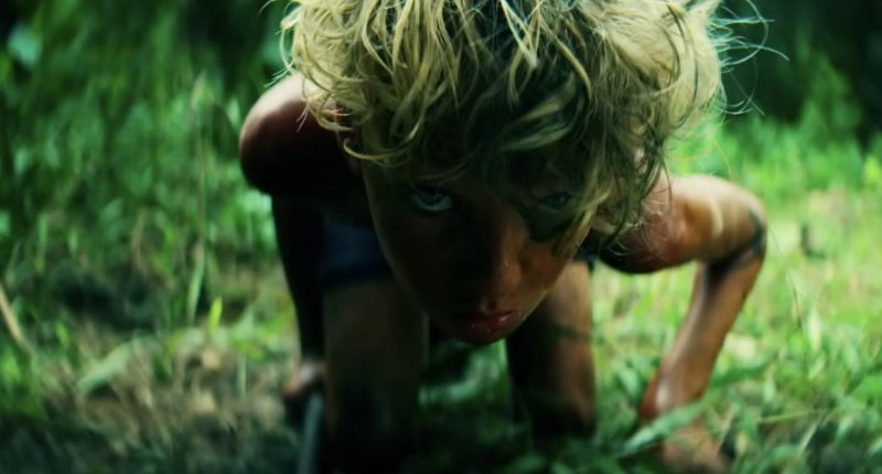 Nový Pán much ukazuje temný rozpad řádu a lidskosti, láká na znepokojivé pojetí slavného příběhu Pán much / Foto: Netflix